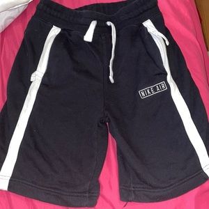 NEVER WORN NIKE AIR SHORTS BOYS